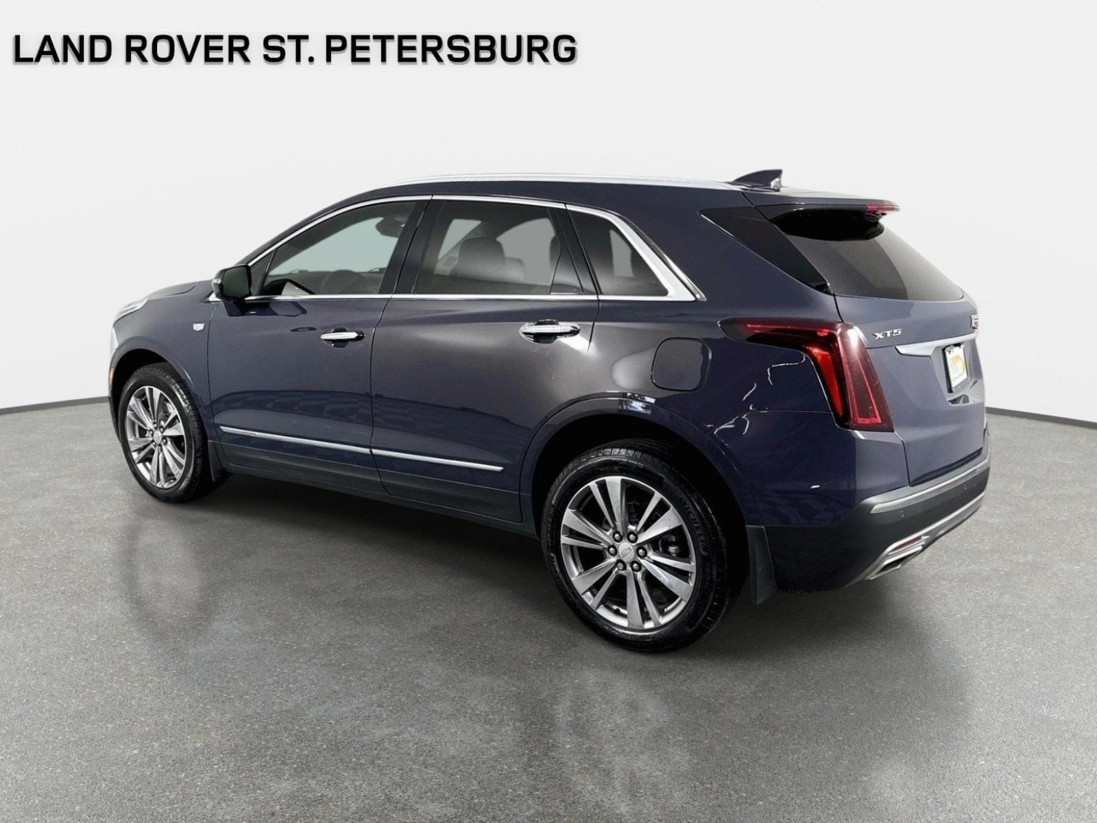 Used 2024 Cadillac XT5 Premium Luxury FWD image 7