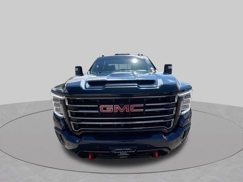 Used 2023 GMC Sierra 2500 AT4 w/ AT4 Preferred Package AWD/4WD image 3