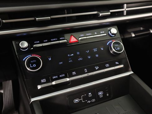 Certified 2025 Hyundai Santa Fe XRT image 8