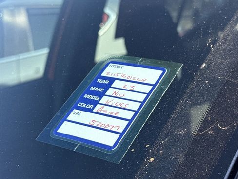 Certified 2023 Nissan Kicks SR image 7