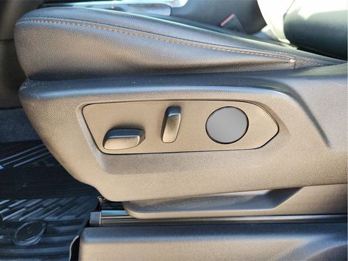 Used 2024 Chevrolet Silverado 2500 LTZ w/ LTZ Convenience Package image 16