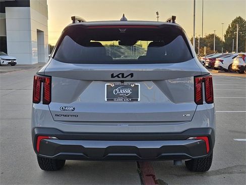 Certified 2025 Kia Sorento SX Prestige image 4