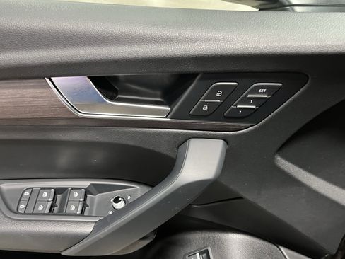 Used 2021 Audi Q5 2.0T Premium w/ Convenience Package image 16