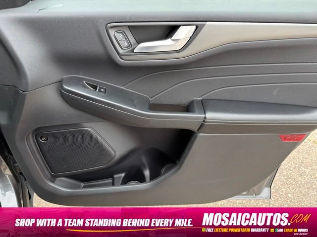 Used 2023 Ford Escape Active w/ Tech Pack #2 AWD/4WD image 9