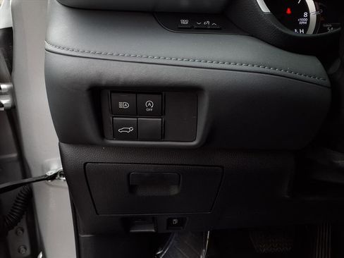 Certified 2023 Toyota Highlander XLE image 15