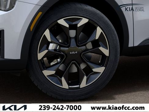 New 2026 Kia Sorento EX FWD image 9