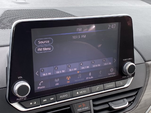 Used 2025 Nissan Altima 2.5 SV FWD image 19