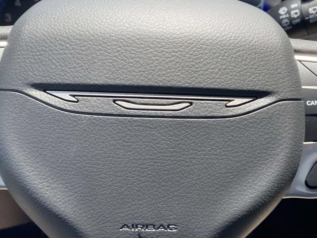 New 2027 Chrysler Pacifica Select FWD image 53