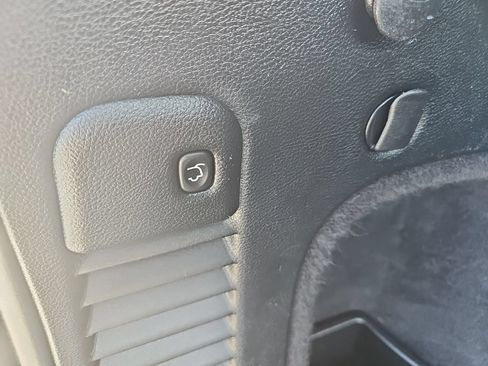 Used 2018 Jeep Grand Cherokee Altitude AWD/4WD image 23
