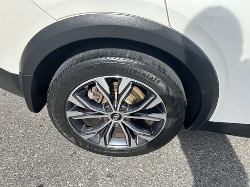 Used 2017 INFINITI QX30 Premium w/ Navigation Package image 16