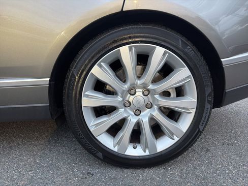 Used 2017 Land Rover Range Rover Supercharged image 13