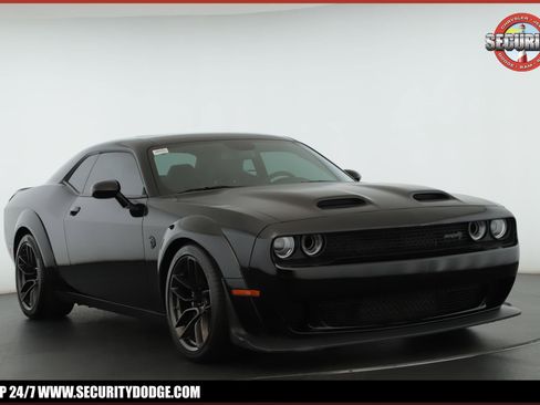 Used 2023 Dodge Challenger SRT Hellcat image 1