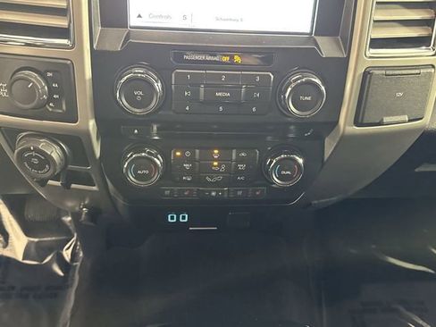 Used 2016 Ford F150 Lariat w/ Trailer Tow Package image 9