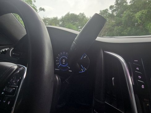 Used 2018 Cadillac Escalade ESV Platinum RWD image 22