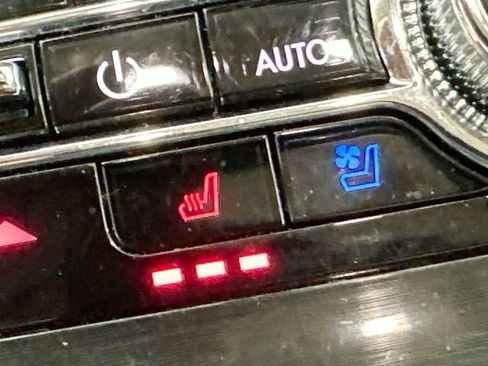 Used 2022 Lincoln Nautilus Reserve image 19