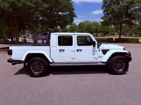 Used 2021 Jeep Gladiator Overland AWD/4WD image 14
