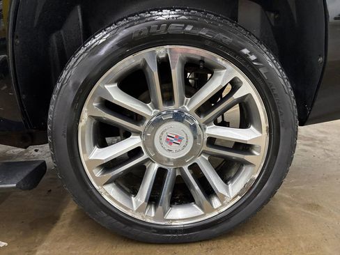 Used 2014 Cadillac Escalade Premium image 38