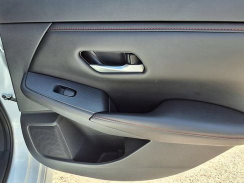 Used 2025 Nissan Sentra SR w/ SR Premium Package FWD image 25