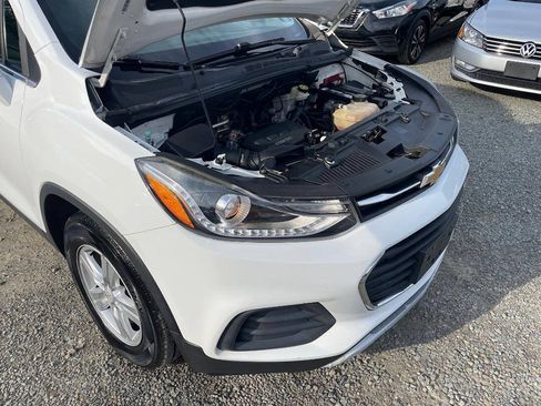 Used 2017 Chevrolet Trax LT w/ LT Convenience Package FWD image 25