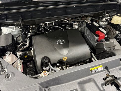 Used 2021 Toyota Highlander XSE AWD/4WD image 44