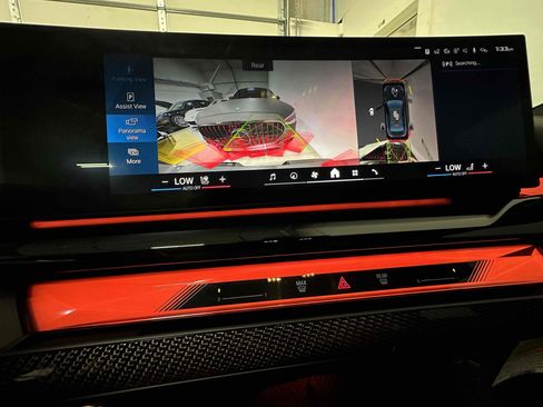 Used 2026 BMW M5 w/ Carbon Package image 33