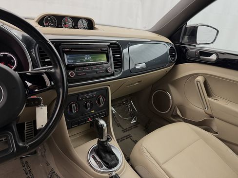 Used 2013 Volkswagen Beetle 2.0T image 19