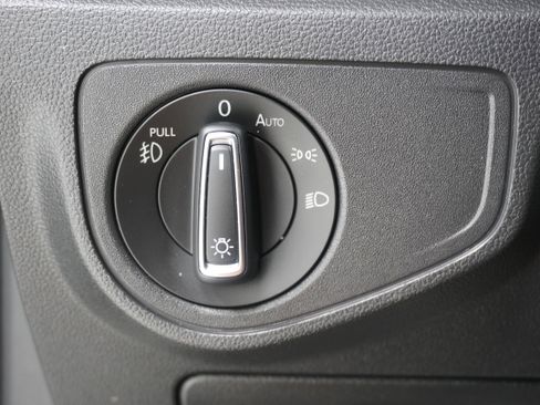 Used 2018 Volkswagen Atlas SE FWD image 25