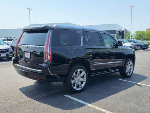 Certified 2020 Cadillac Escalade Premium Luxury AWD/4WD image 8
