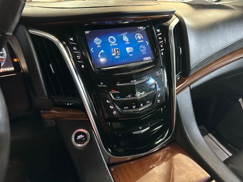 Used 2015 Cadillac Escalade ESV Premium AWD/4WD image 9