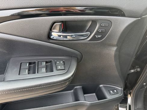 Used 2020 Honda Pilot Elite image 16