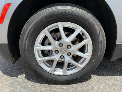 Used 2024 Chevrolet Equinox LT AWD/4WD image 39