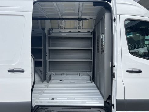 Used 2024 Mercedes-Benz Sprinter 2500 image 13