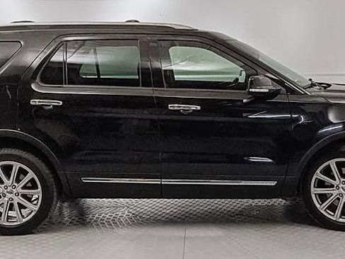 Used 2016 Ford Explorer Limited image 2