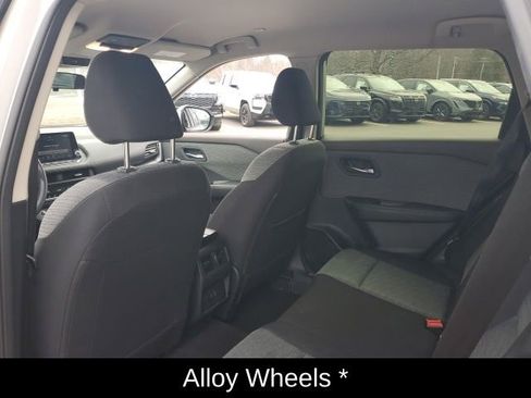 Certified 2023 Nissan Rogue SV image 17