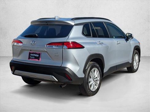 Used 2024 Toyota Corolla Cross LE image 5