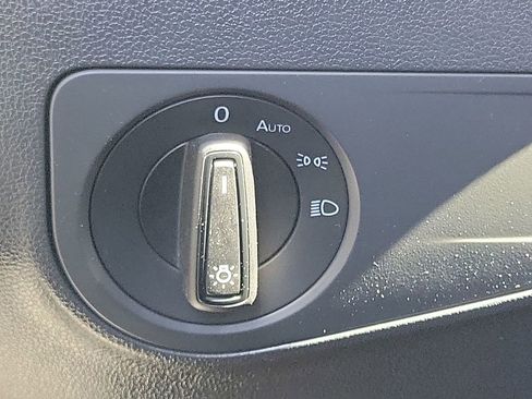 Used 2023 Volkswagen Tiguan S image 17