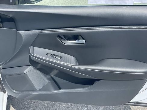 Used 2025 Nissan Sentra SV w/ All-Weather Package FWD image 33