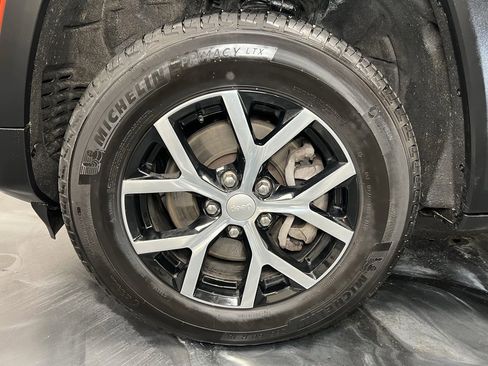 Used 2024 Jeep Grand Cherokee L Limited image 24