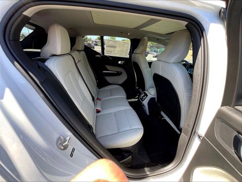 New 2026 Volvo XC40 B5 Ultra w/ Climate Package image 27