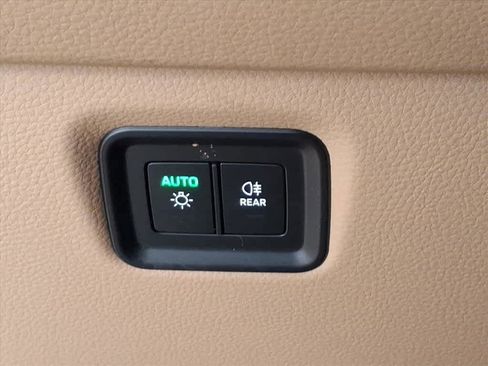 Used 2025 Porsche Cayenne E-Hybrid image 11