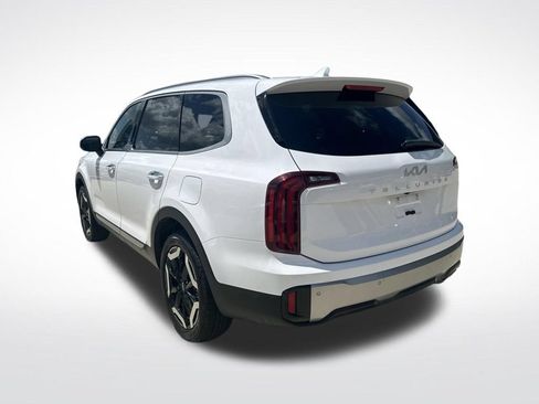 Used 2025 Kia Telluride S FWD image 9