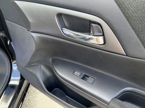 Used 2013 Honda Accord LX image 31