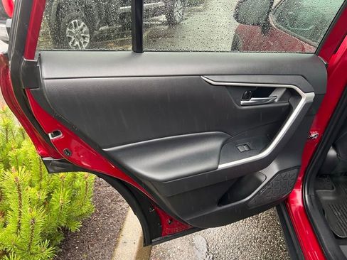 Certified 2022 Toyota RAV4 XLE Premium image 14