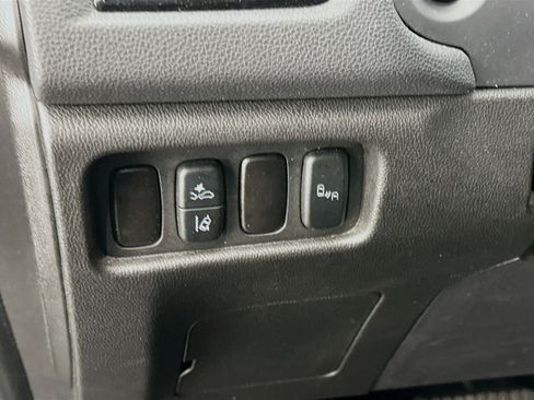 Used 2025 Mitsubishi Outlander Sport SE image 17