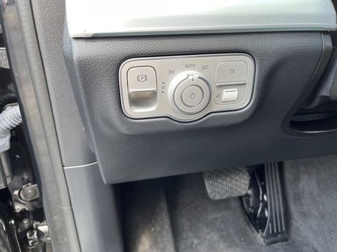 Used 2022 Mercedes-Benz GLE 350 w/ 3rd Row Seat Package image 17