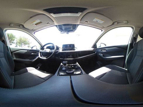 Used 2025 Nissan Rogue SV AWD/4WD image 43