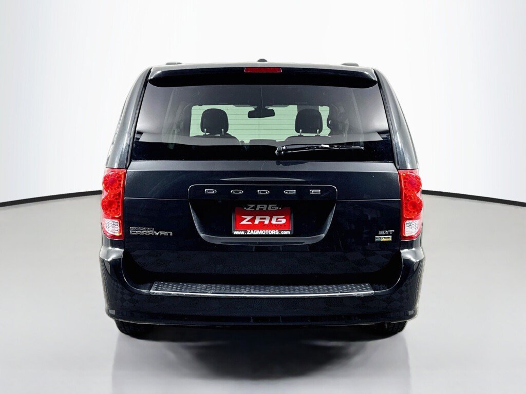Used 2019 Dodge Grand Caravan SXT FWD image 4