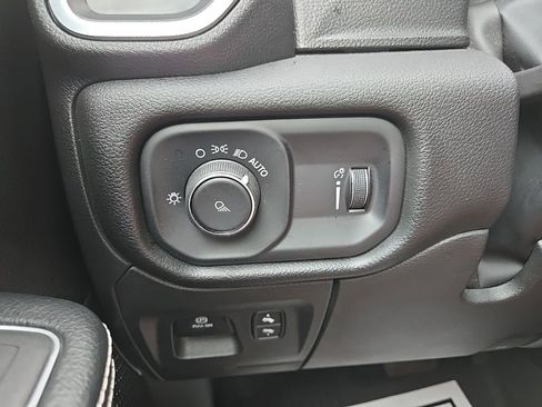 Used 2023 RAM 1500 Laramie AWD/4WD image 51
