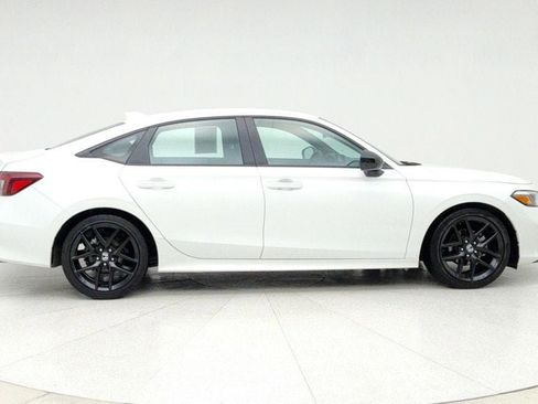 Used 2025 Honda Civic Sport image 4