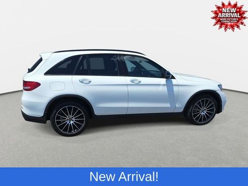 Used 2019 Mercedes-Benz GLC 300 4MATIC image 4